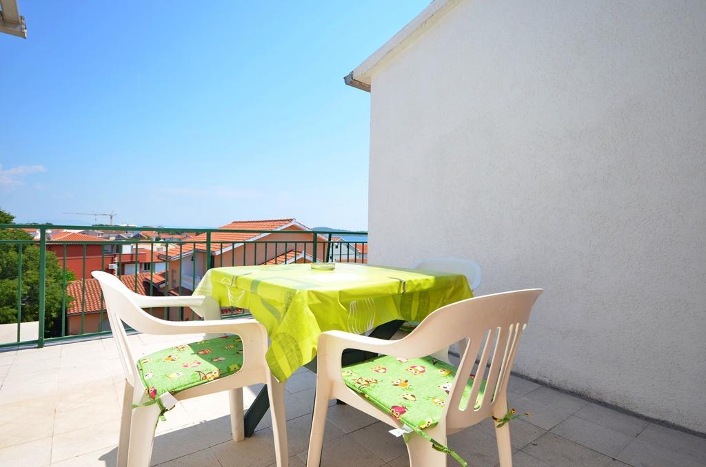 Apartments And Room Zinka Vodice Kültér fotó